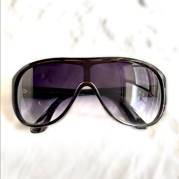 Sunglasses THAKOON by ALEK PAUL - Picture 3 of 12